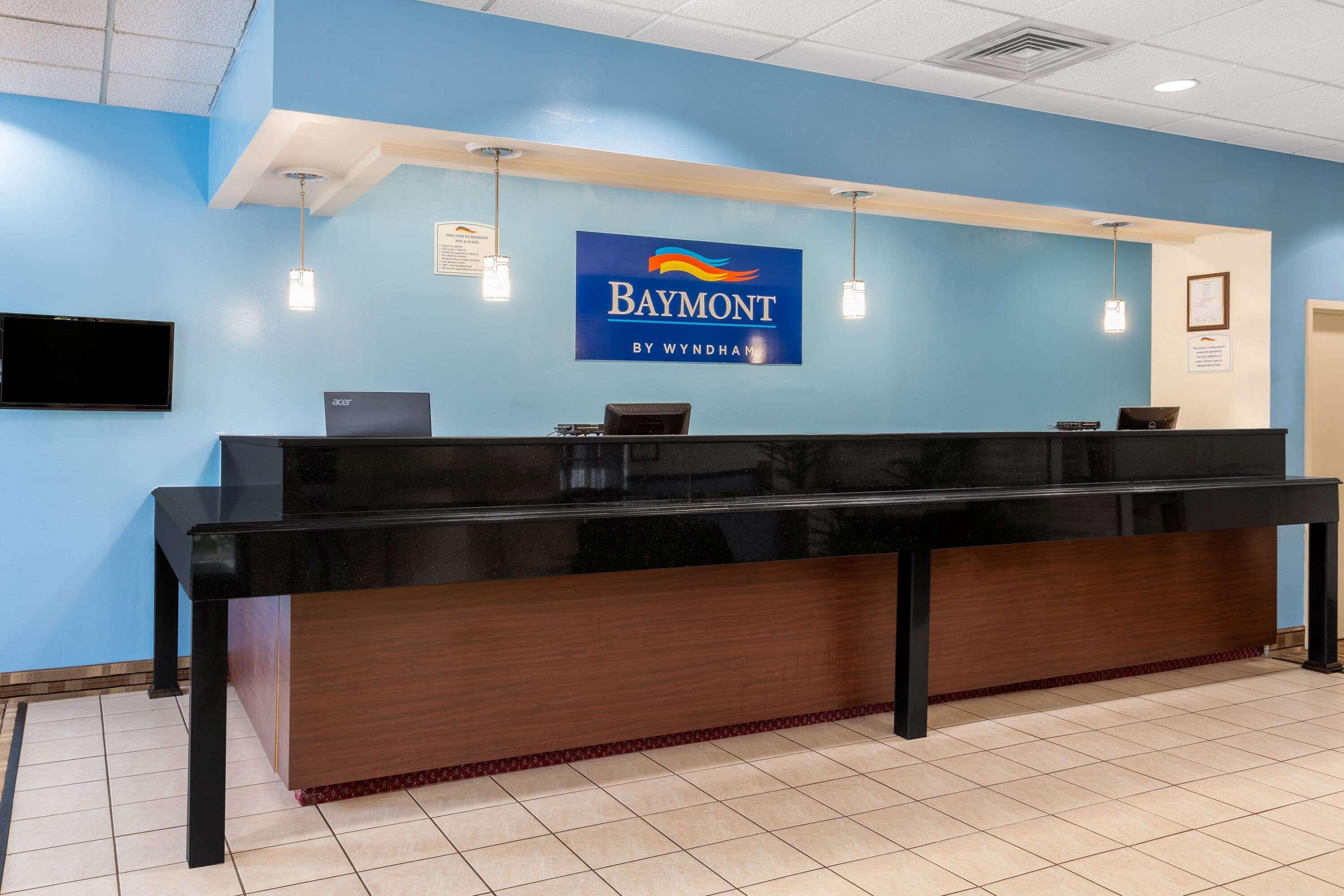Baymont By Wyndham Queensbury/Lake George Exterior foto